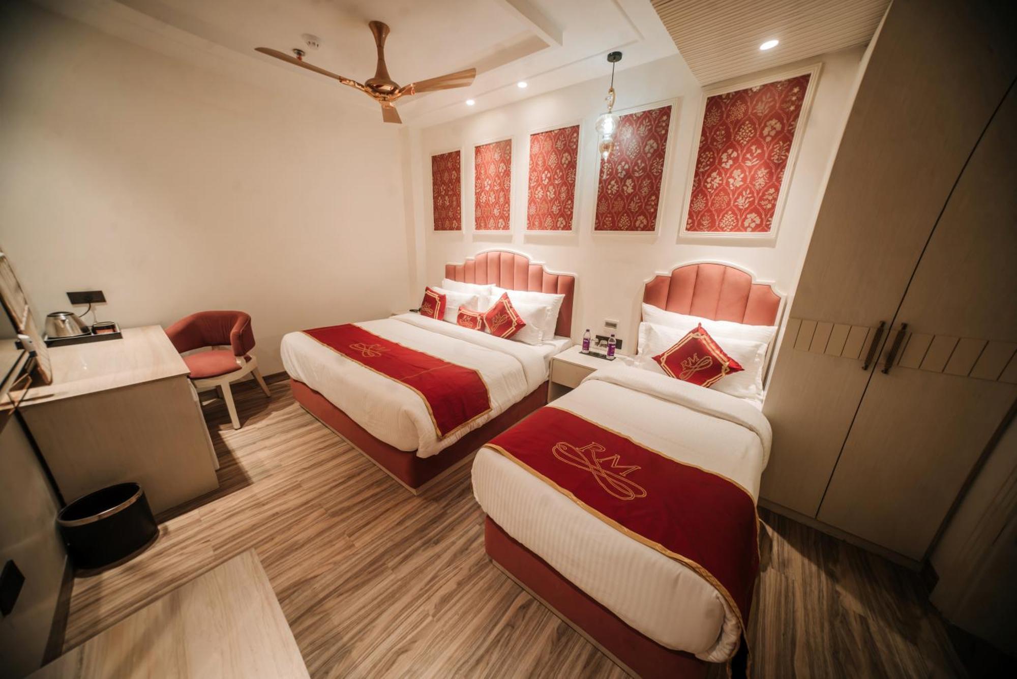 Stamps Red Martin By Eight Continents - 70 Steps From Golden Temple Hotel Amritsar Exterior foto